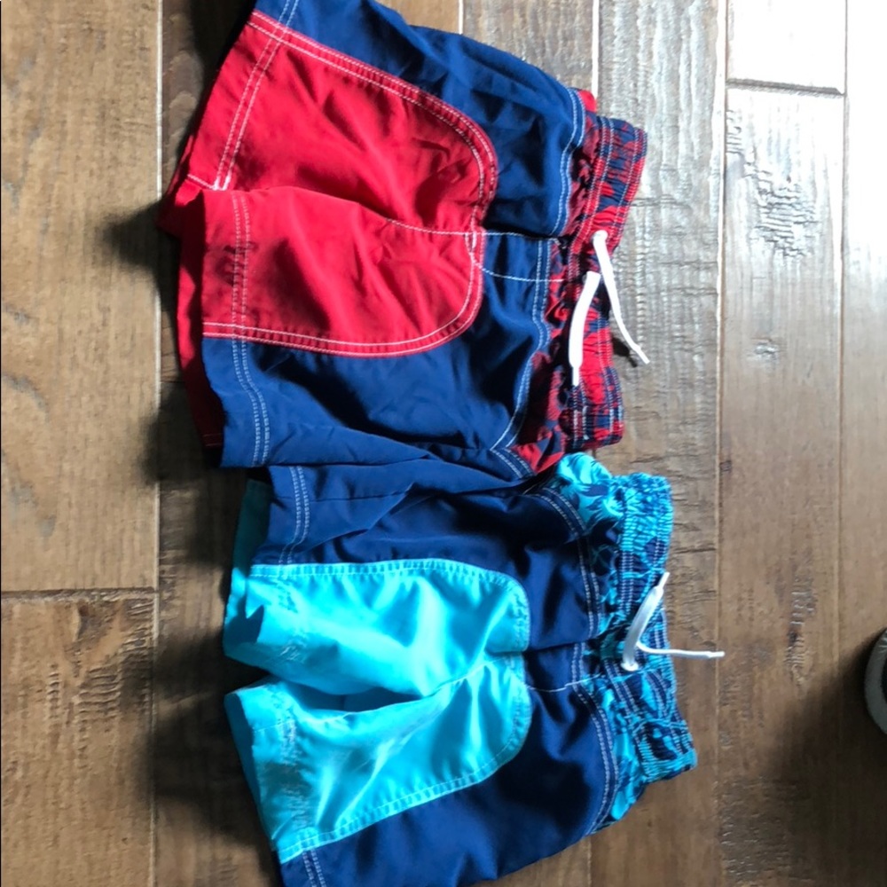 Bundle of two bathing suits
